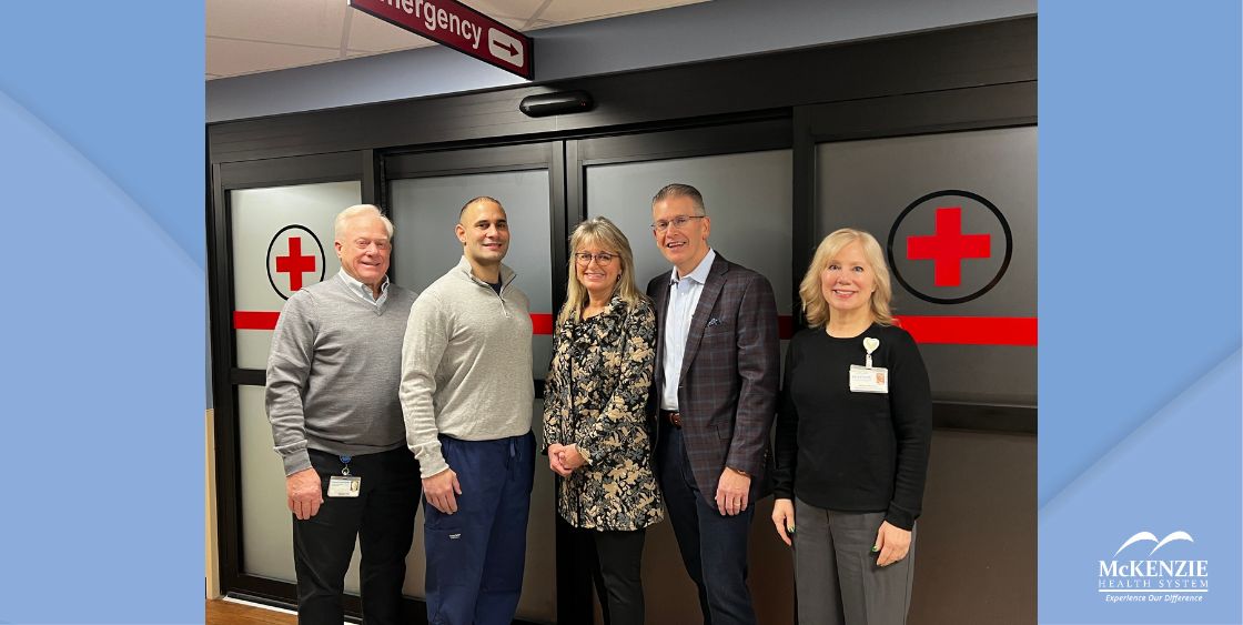 Steve Barnett, McKenzie President and CEO; Dr. Mark Hamed, McKenzie Emergency Department and Trauma Program Medical Director; Lisa and Steve Disser; Gloria Jerome, McKenzie Marketing, Communications and Foundation Director.